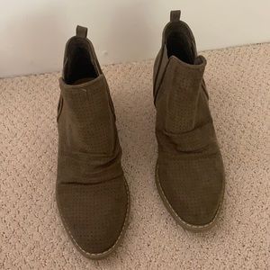 Army green report booties